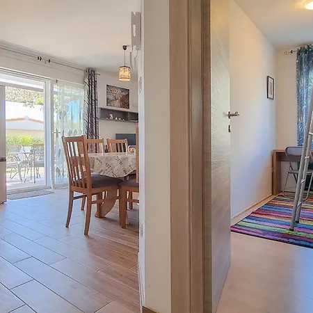 Apartment Strandnahes Mit Meerblick, Mediterranem Garten, Liegen, Waschmaschine *