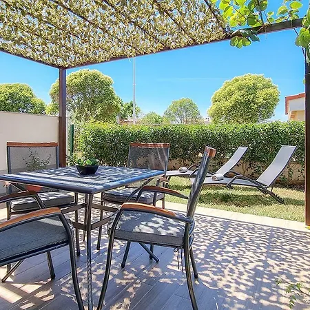 Strandnahes Mit Meerblick, Mediterranem Garten, Liegen, Waschmaschine Umag