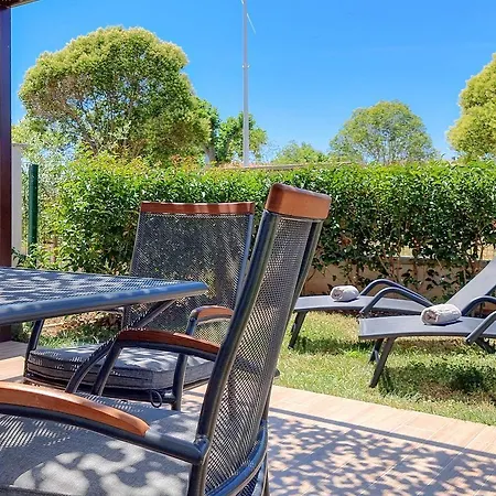 Apartment Strandnahes Mit Meerblick, Mediterranem Garten, Liegen, Waschmaschine