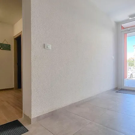 Strandnahes Mit Meerblick, Mediterranem Garten, Liegen, Waschmaschine Apartment *