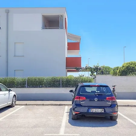 Strandnahes Mit Meerblick, Mediterranem Garten, Liegen, Waschmaschine Apartamento Umag