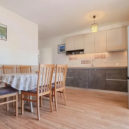 Apartment Strandnahes Mit Meerblick, Mediterranem Garten, Liegen, Waschmaschine
