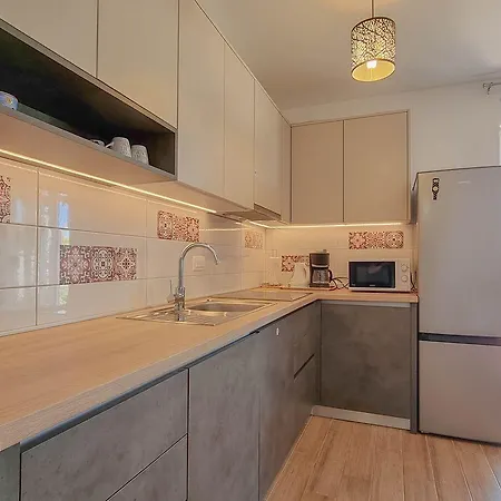 Strandnahes Mit Meerblick, Mediterranem Garten, Liegen, Waschmaschine Apartment Umag