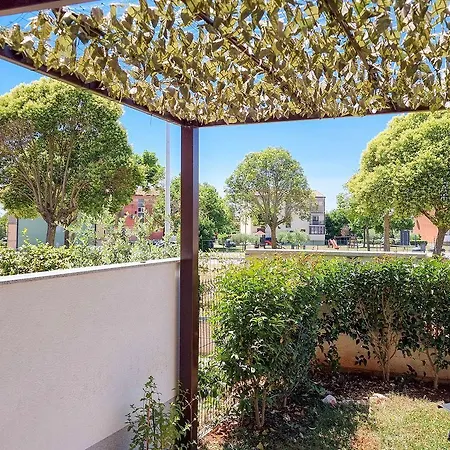 Strandnahes Mit Meerblick, Mediterranem Garten, Liegen, Waschmaschine * Umag