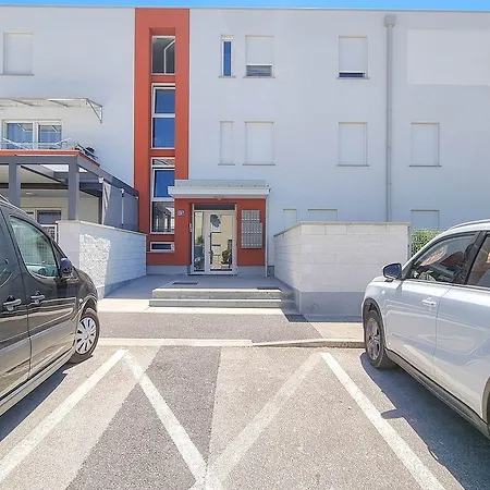 Apartmán Strandnahes Mit Meerblick, Mediterranem Garten, Liegen, Waschmaschine